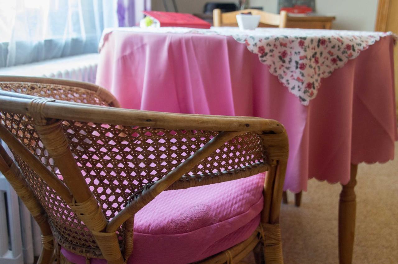 B And B Comme Chez Soi La Hestre Екстериор снимка